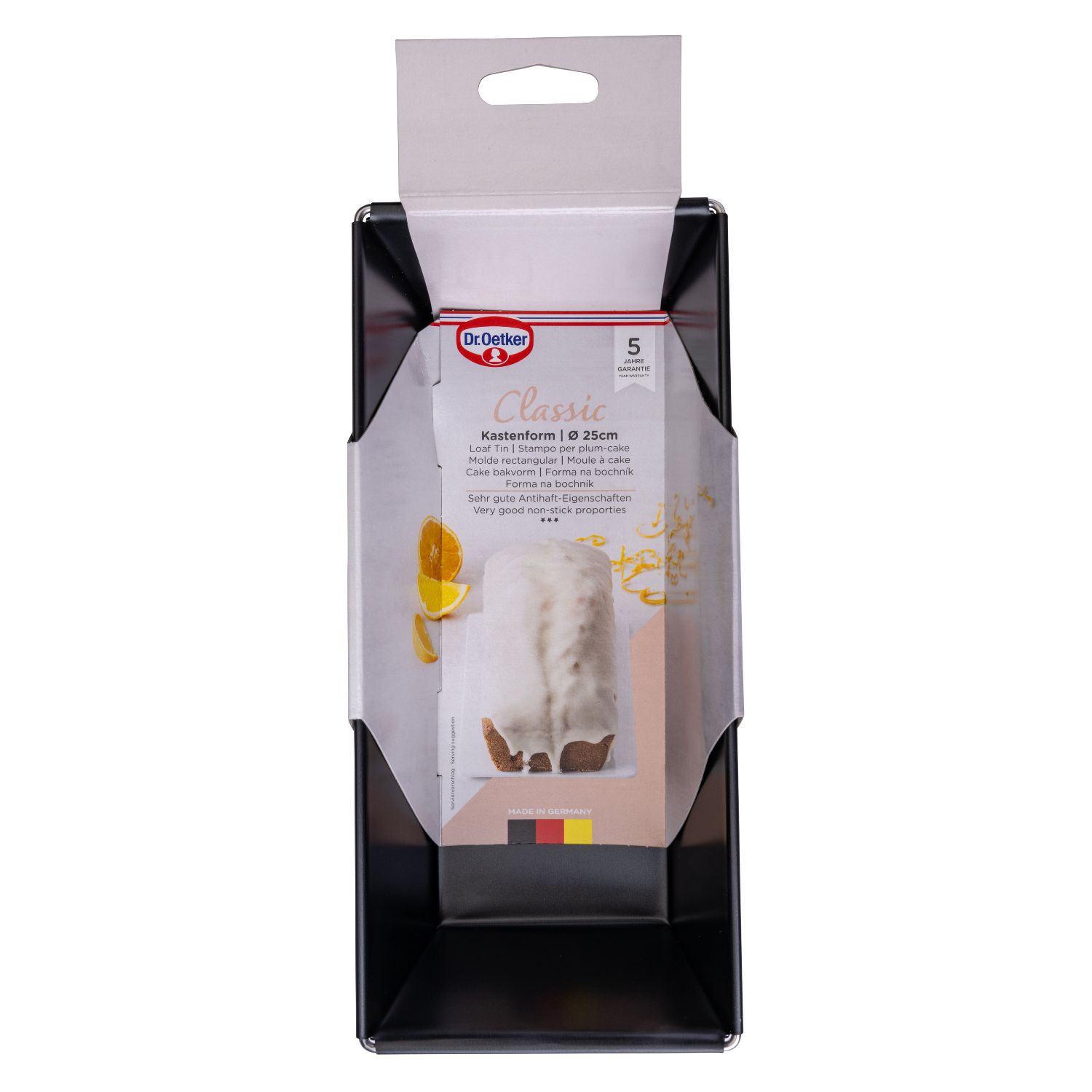 Schwarze Kasten-Backform mit Verpackung von vorne, auf weißem Hintergrund