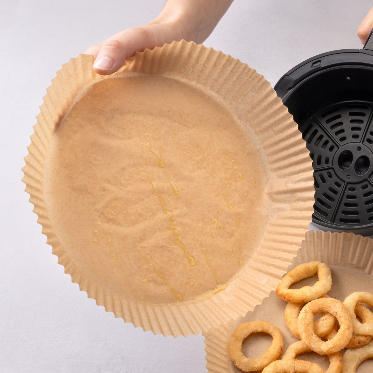 Backpapier rund 20 cm nach Gebrauch für die Zubereitung von Zwiebelringen