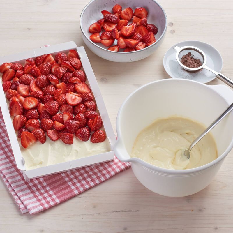 Backmischung: Erdbeer-Tiramisu-Schnitte | Dr. Oetker